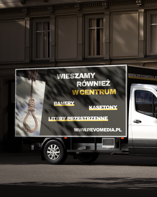 Samochód firmowy z oklejeniem